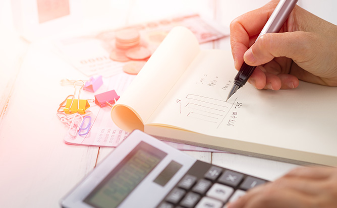 Jaarlijkse aangifte inkomstenbelasting: 6 praktische tips om niet te veel te betalen!